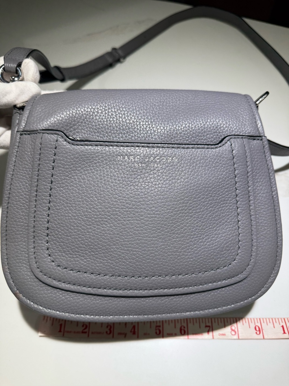 MARC JACOBS Empire City Messenger crossbody bag in Gray pebbled leather
